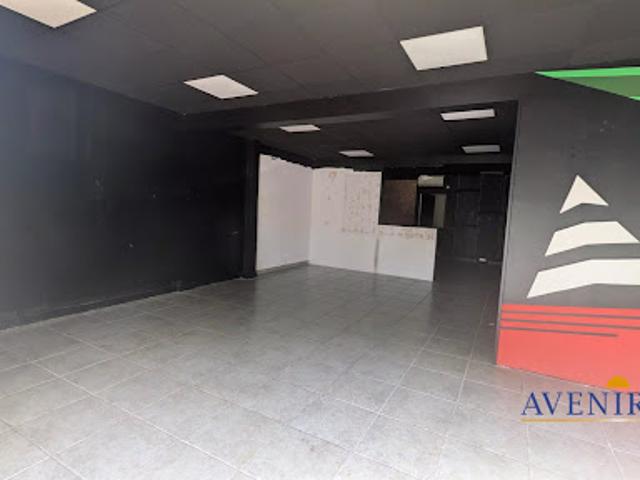 Location Fond de commerce 115 m2 Plan de Cuques
