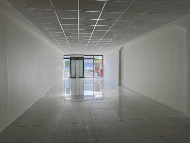 Location Fond de commerce 1 pièce 100 m2 Baie mahault