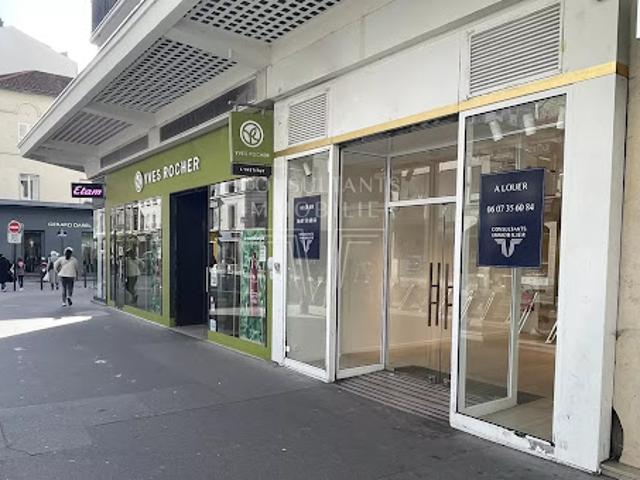 Location Fond de commerce 1 pièce 125.91 m2 Paris 15ème