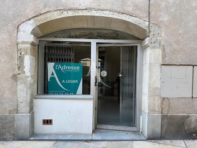 Location Fond de commerce 1 pièce 19.5 m2 Nimes