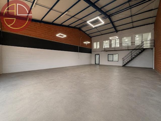 Location Autre 1 pièce 200 m2 Saint Orens de Gameville