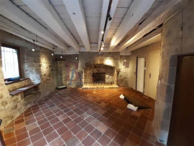 Location Fond de commerce 1 pièce 32 m2 Ussel