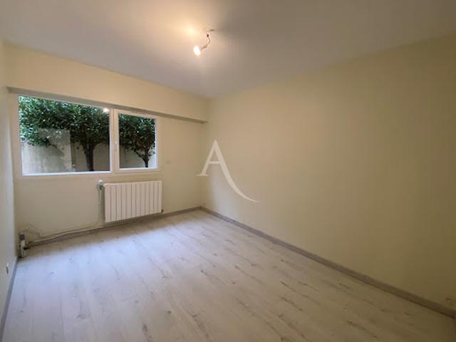 Location Fond de commerce 1 pièce 47.65 m2 Fresnes