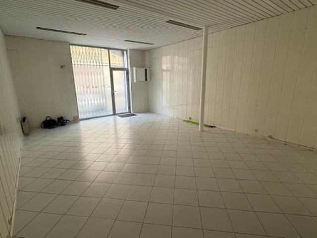 Location Fond de commerce 1 pièce 63 m2 Marseille 8ème