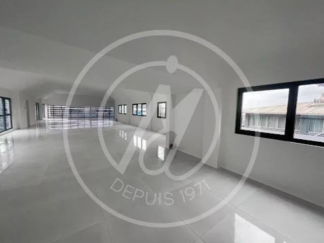 Location Fond de commerce 286 m2 Baie mahault