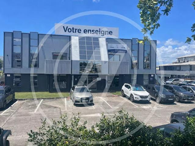 Location Fond de commerce 200 m2 Baie mahault
