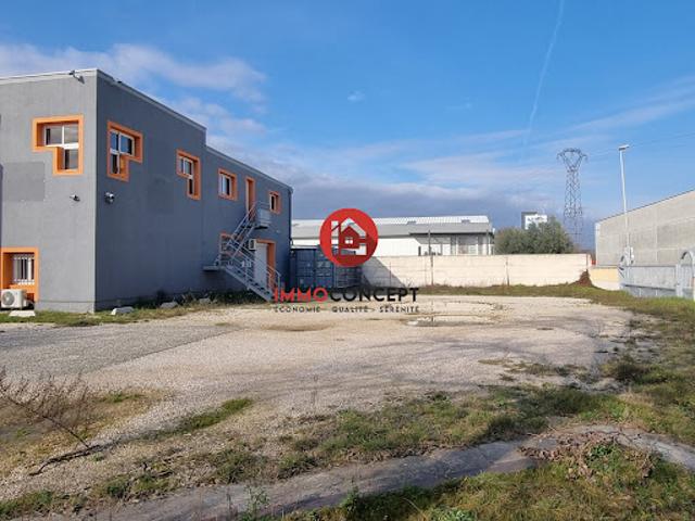 Location Autre 0 pièces 210 m2 Laudun l'Ardoise