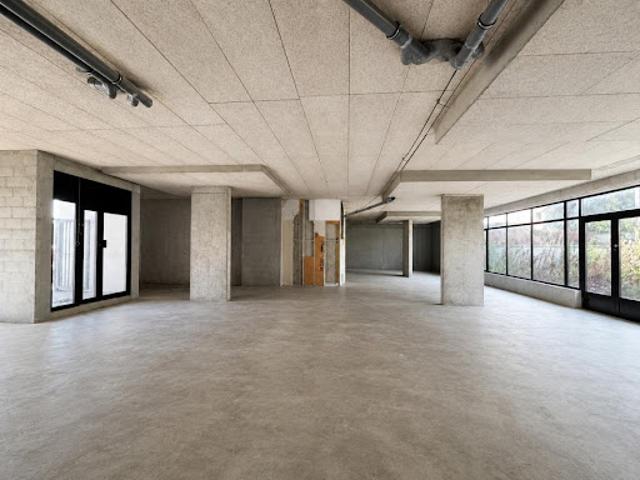 Location Fond de commerce 214 m2 Romainville