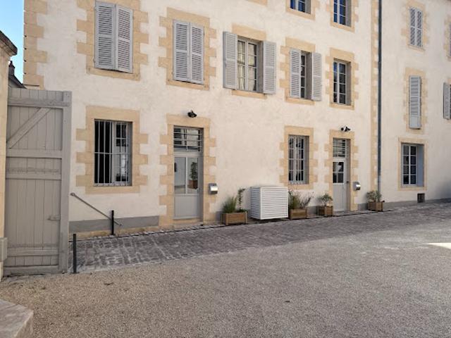 Location Fond de commerce 2 pièces 110 m2 Nevers