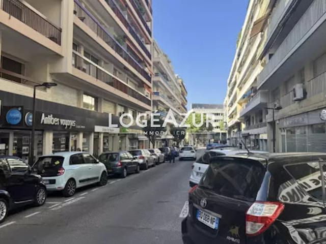 Location Fond de commerce 2 pièces 29 m2 Antibes
