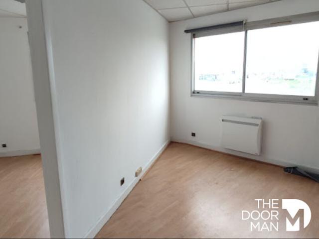 Location Fond de commerce 2 pièces 23 m2 Coignieres