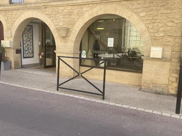Location Fond de commerce 2 pièces 55 m2 Vers Pont du Gard