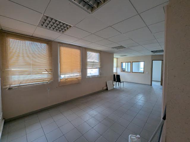 Location Fond de commerce 0 pièces 300 m2 Fort de france