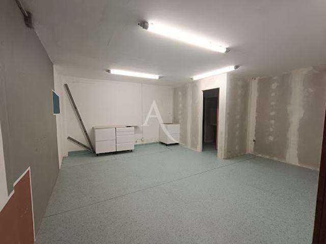 Location Fond de commerce 30.95 m2 Carqueiranne