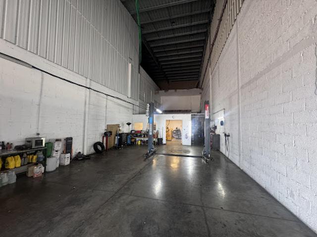 Location Fond de commerce 3 pièces 200 m2 Baie mahault