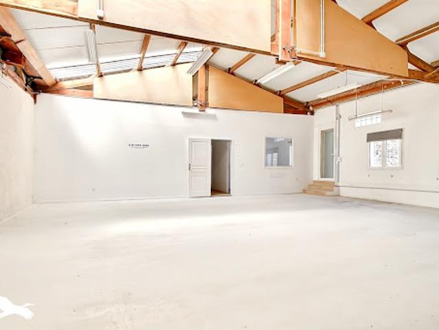Location Fond de commerce 3 pièces 320 m2 Marseille 11ème