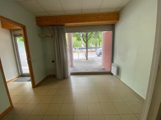 Location Fond de commerce 3 pièces 60.98 m2 Annemasse