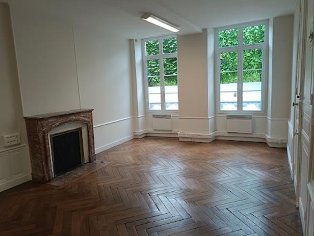 Location Fond de commerce 56 m2 Mamers
