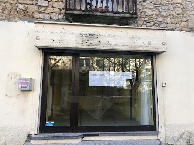 Location Fond de commerce 50 m2 Aramon