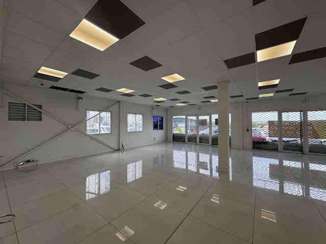 Location Fond de commerce 5 pièces 270 m2 Baie mahault