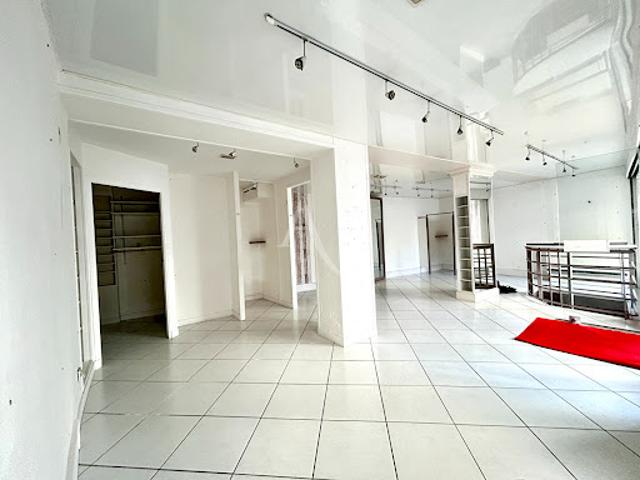 Location Fond de commerce 67.36 m2 Craon
