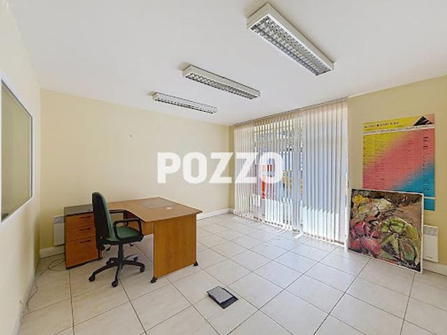 Location Fond de commerce 67.6 m2 Balleroy