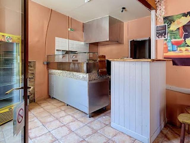 Location Fond de commerce 62 m2 Prades