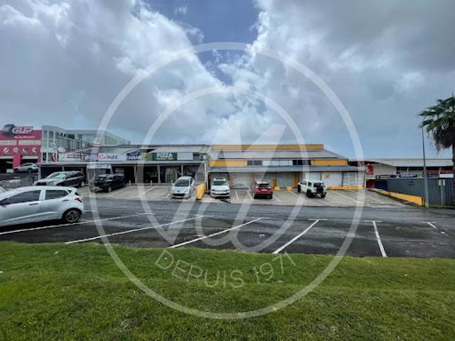 Location Fond de commerce 631 m2 Baie mahault
