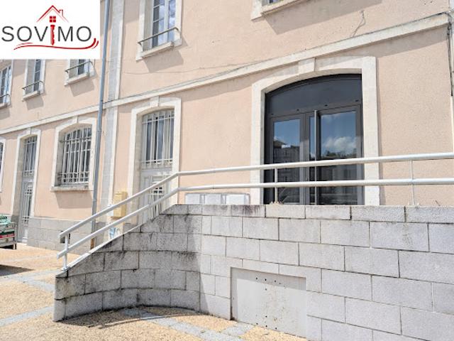 Location Fond de commerce 6 pièces 157 m2 Confolens
