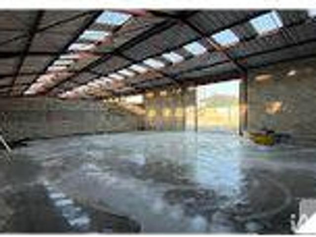 Location Fond de commerce 750 m2 Pontpoint
