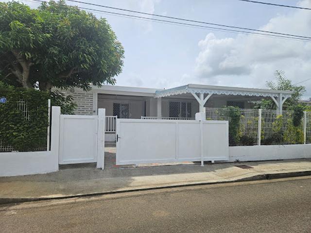 Location Fond de commerce 7 pièces 188 m2 Le lamentin