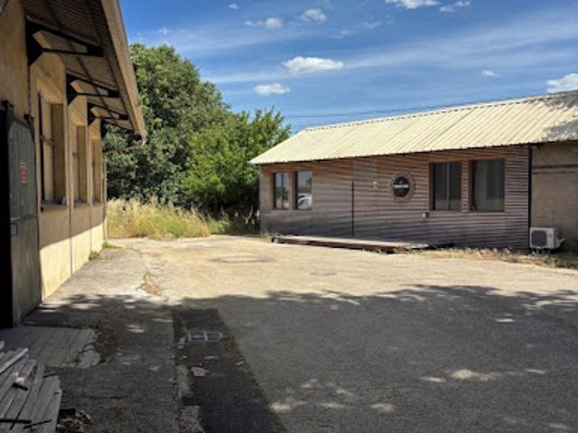 Location Fond de commerce 800 m2 Nimes