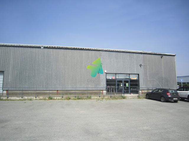 Location Fond de commerce 815 m2 Montredon des Corbières