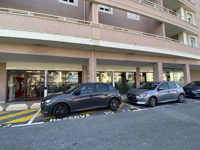 Location Fond de commerce 8 pièces 197 m2 Frejus