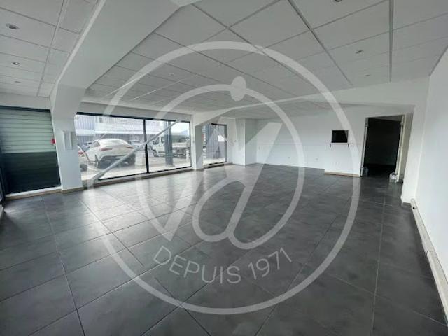 Location Fond de commerce 92 m2 Baie mahault