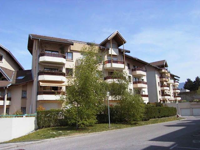 Location Garage 0 m2 Ville la Grand