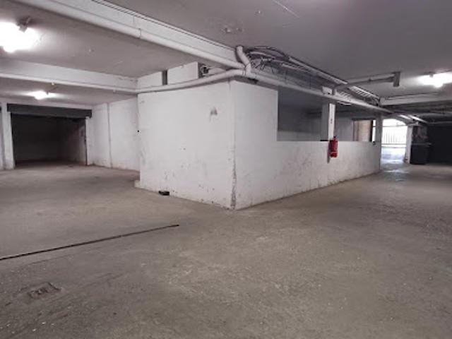 Location Garage 11.7 m2 Cannes