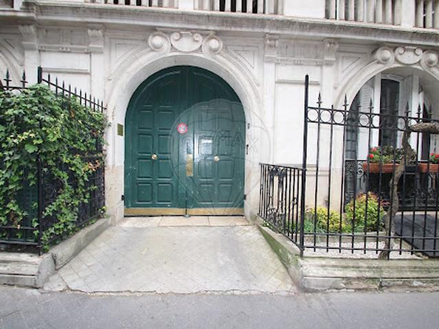 Location Garage 12 m2 Paris 16ème