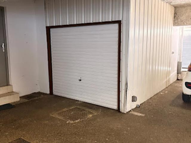 Location Garage 13.65 m2 Bordeaux