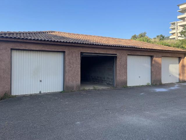 Location Garage 18 m2 Lucciana