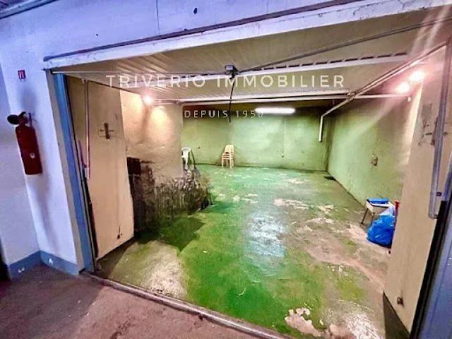 Location Garage 70.44 m2 Cannes