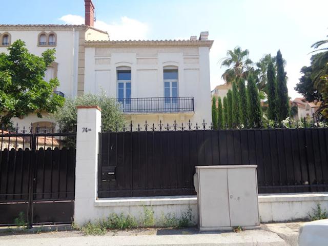 Location Hôtel particulier 6 pièces 190 m2 Perpignan