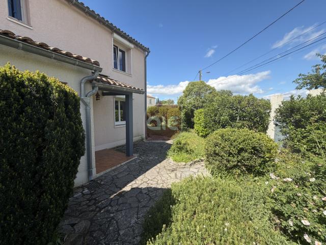 Location House Ancien Chemin du Triadou à Prades, Prades le Lez