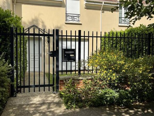 Location House Avenue de l'Europe, Magny les Hameaux