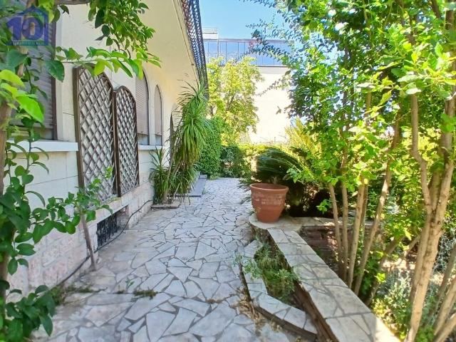 Location House Avenue Émile Claparède, Béziers
