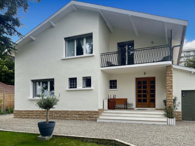 Location House Avenue Léon Blum, Décines Charpieu