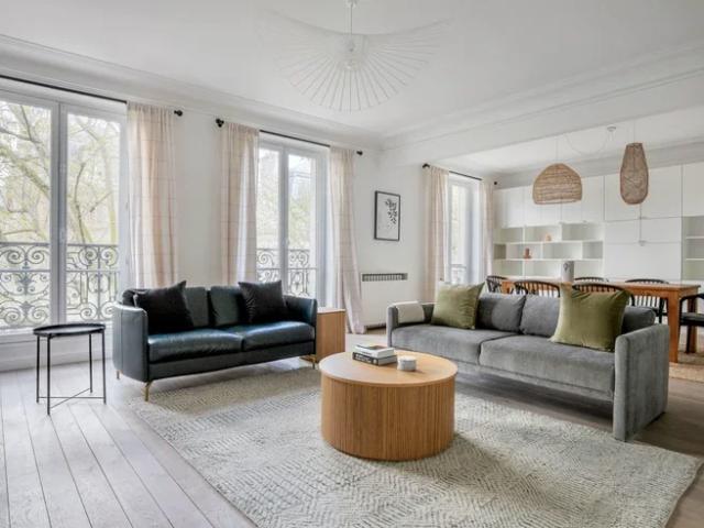 Location House Avenue Trudaine, Paris