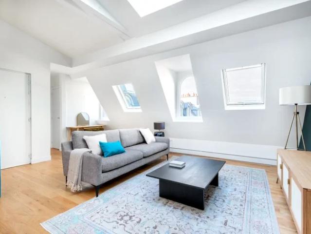 Location House Avenue Victor Hugo, Paris