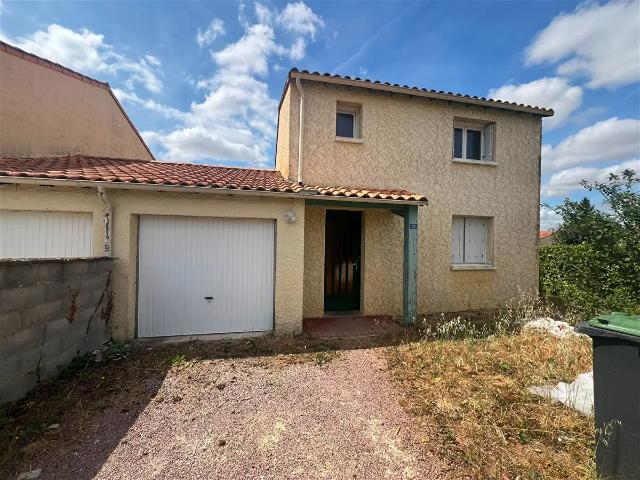 Location House Cité de la Pierre Levée, Exireuil