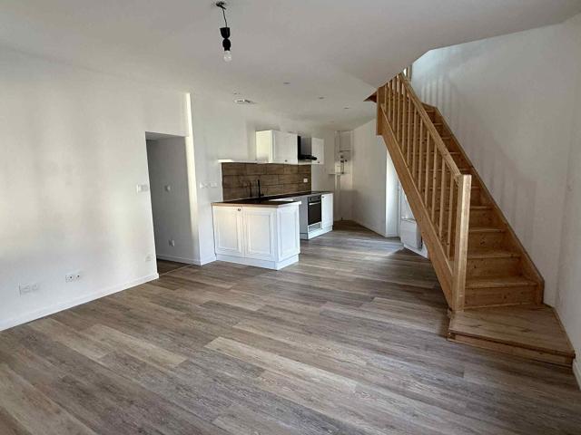Location House D 323, Connerré